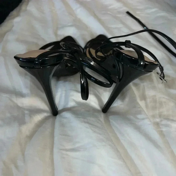 Black pointed heel - Picture 4 of 5